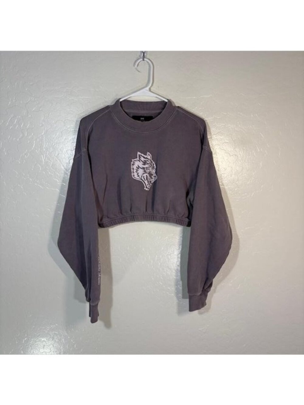 Dare Sport SHE Sweatshirt Womens Small Purple Graphic Wolves Cropped Pullover